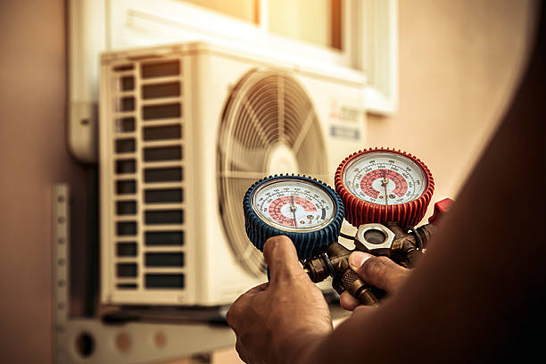 Professional Hvac technician working in Canyon Lake, TX